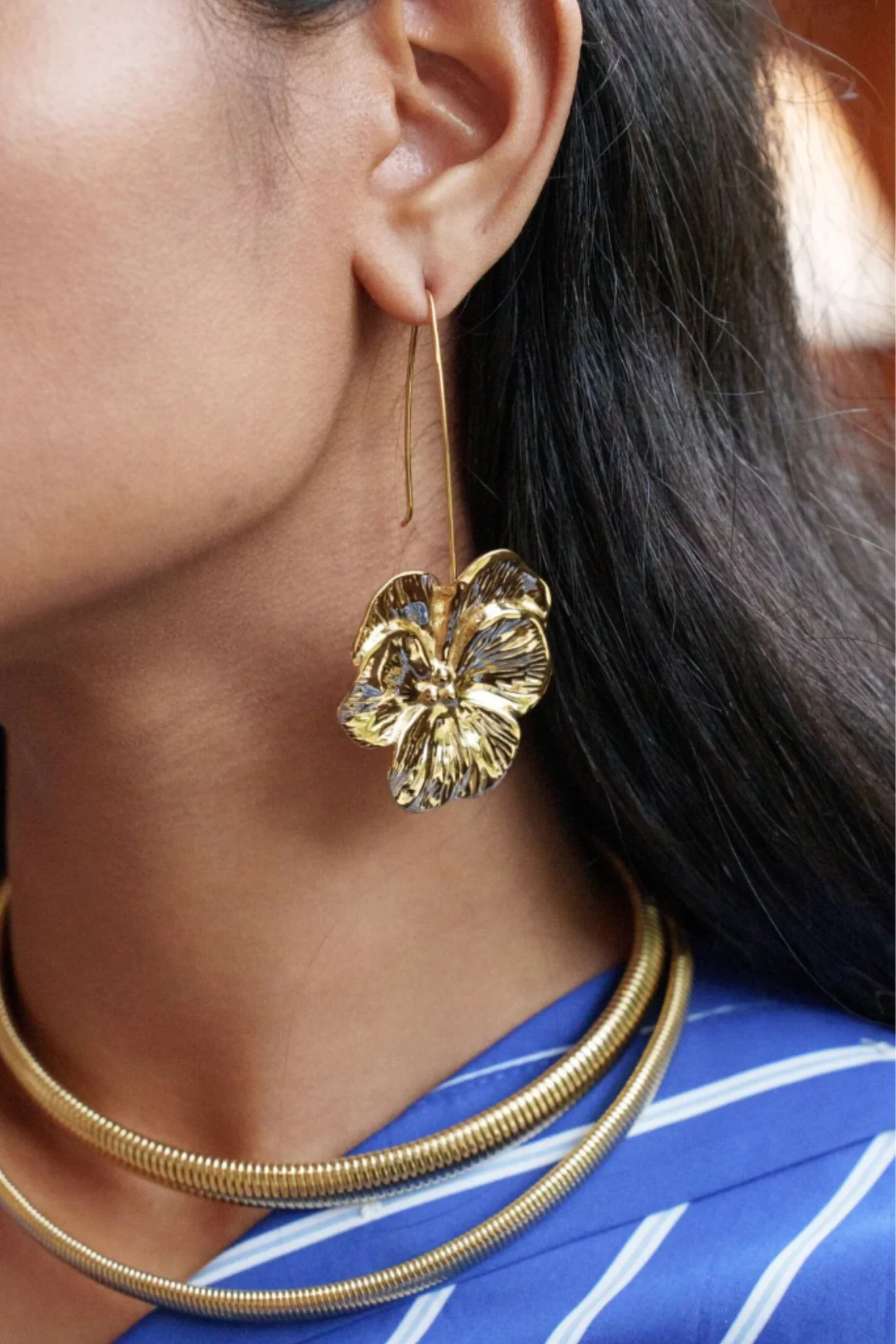 Thècle | Boucles fleur pendantes - Image 2