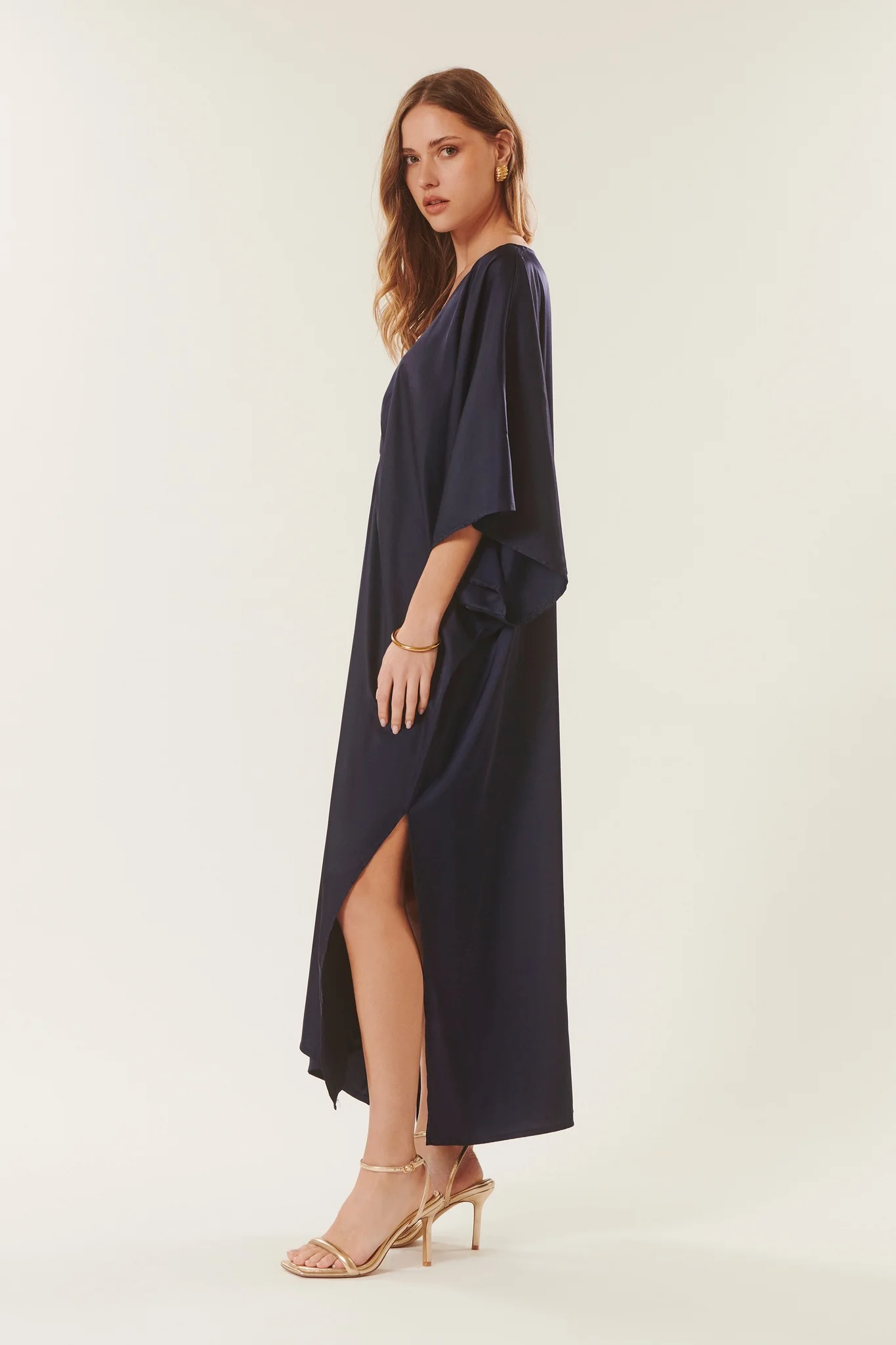 Daniela | Robe ample satinée - Image 3