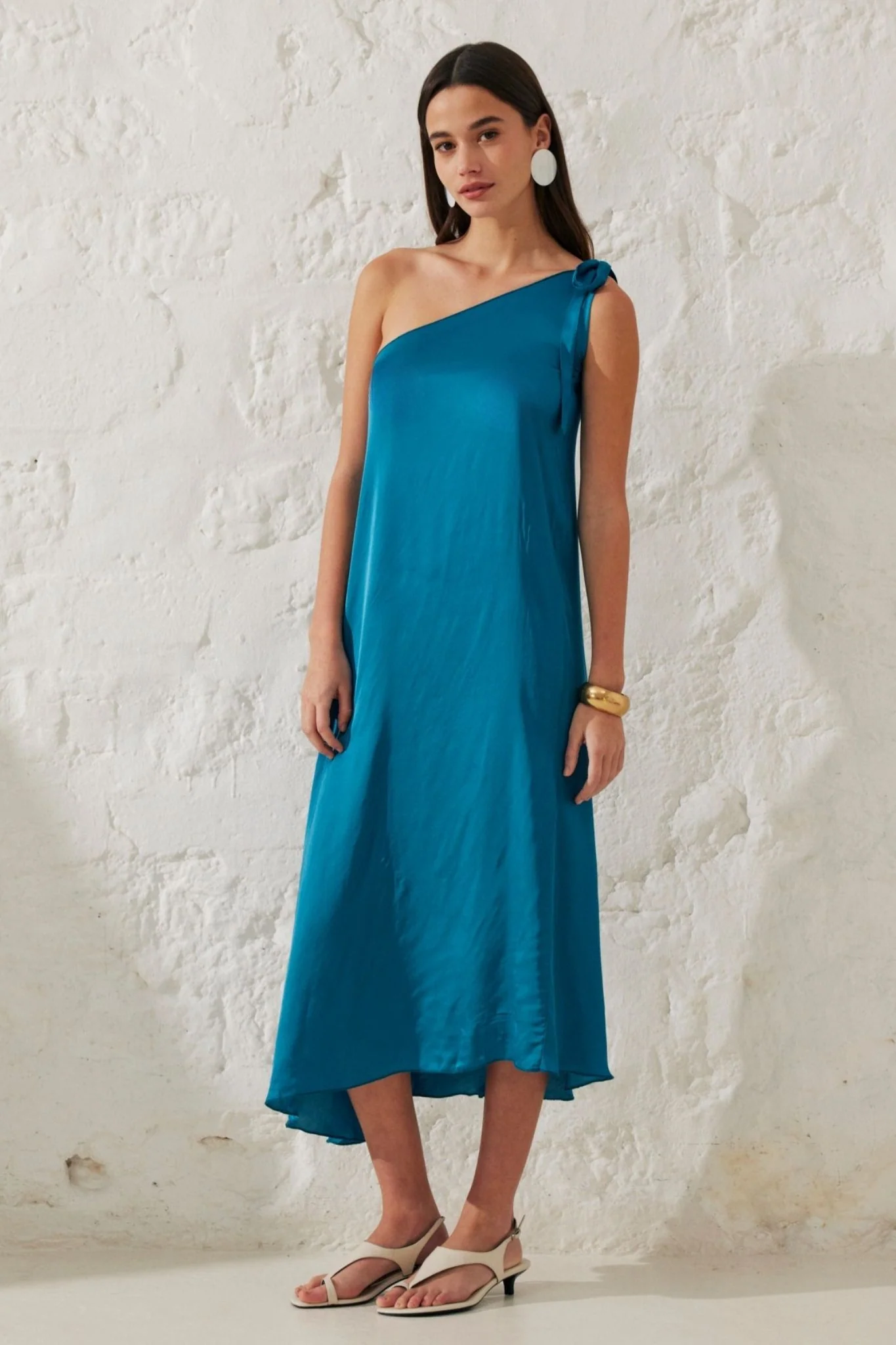 Iris | Robe satinée asymétrique - Image 5