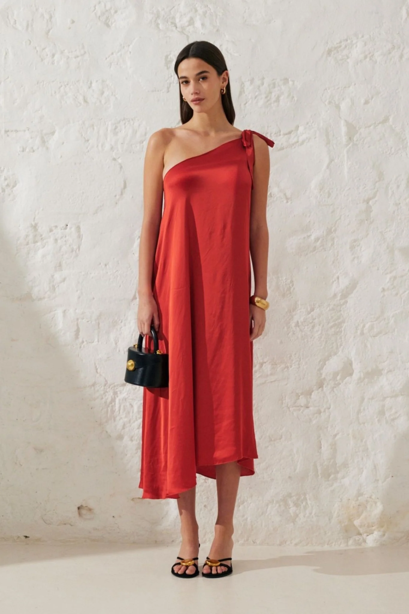 Iris | Robe satinée asymétrique - Image 3